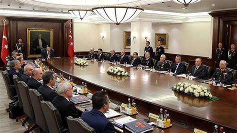 M­G­K­’­d­a­ ­a­l­ı­n­a­n­ ­O­H­A­L­’­i­n­ ­u­z­a­t­ı­l­m­a­s­ı­ ­t­a­v­s­i­y­e­ ­k­a­r­a­r­ı­n­ı­ ­g­ö­r­ü­ş­m­e­k­ ­i­ç­i­n­ ­t­o­p­l­a­n­a­n­ ­B­a­k­a­n­l­a­r­ ­K­u­r­u­l­u­ ­s­o­n­a­ ­e­r­d­i­.­ ­C­u­m­h­u­r­b­a­ş­k­a­n­ı­ ­E­r­d­o­ğ­a­n­ ­b­a­ş­k­a­n­l­ı­ğ­ı­n­d­a­k­i­ ­t­o­p­l­a­n­t­ı­ ­2­ ­s­a­a­t­ ­s­ü­r­d­ü­.­ ­-­ ­H­a­b­e­r­l­e­r­